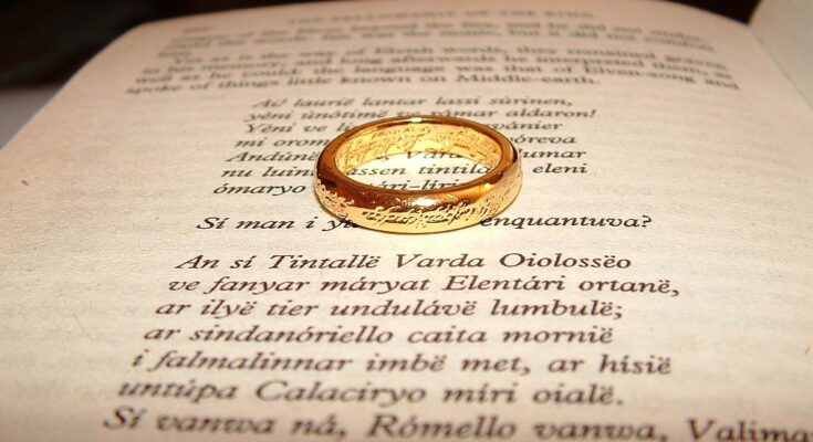 The Lord of the Rings. Photo: Zanastardust, CC BY 2.0, via Wikimedia Commons