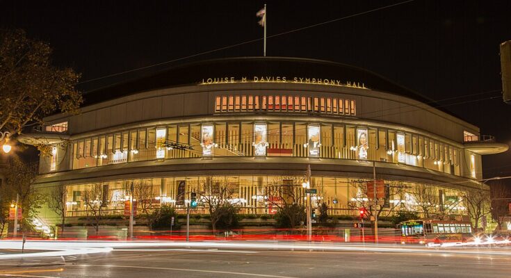 Davies Symphony Hall, San Francisco. Photo: GPS from San Francisco, USA, CC BY-SA 2.0, via Wikimedia Commons