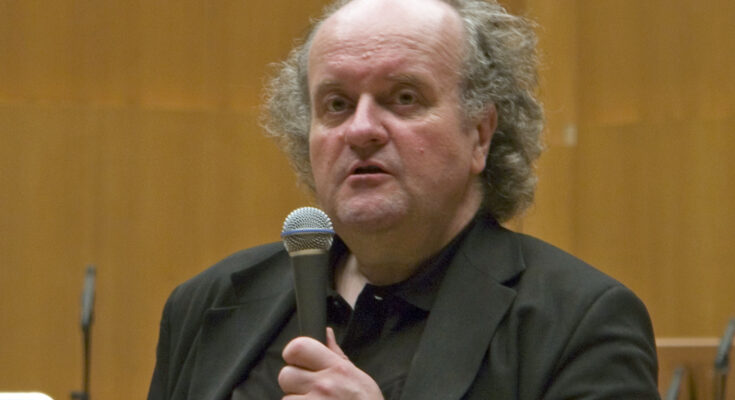 Wolfgang Rihm. Photo: Hans Peter Schaefer, http://www.reserv-a-rt.de, CC BY-SA 3.0, via Wikimedia Commons