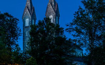 Bowdoin Chapel. Photo: Paul VanDerWerf from Brunswick, Maine, USA, via Wikimedia Commons