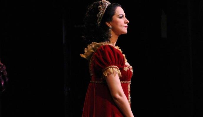 Angela Gheorghiu as Floria Tosca, San Francisco Opera, Nov. 2012. Photo: Madamabutterfly, CC BY-SA 3.0, via Wikimedia Commons